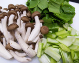 豚肉としめじのオイスターソース炒め作り方1写真