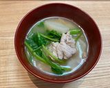 豚肉と蕪とセリの味噌汁♡作り方7写真