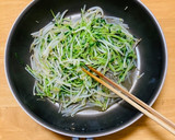 豆苗ともやしのシャキシャキ炒め作り方3写真