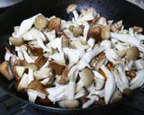 絶品おつまみ☆きのこのにんにくオイル蒸し作り方2写真