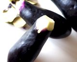 火を使わず！とろとろ茄子のピリ辛味噌炒め作り方1写真