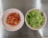 トマトとレタスのかき玉スープ作り方1写真