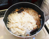 簡単ヘルシー☆きのことトマトのお味噌汁作り方6写真