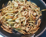 ごぼうとちくわのスパイシーコンソメ炒め作り方3写真
