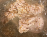 出汁をとった後の昆布と鰹節で煮た鶏肉作り方3写真
