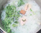 鳥皮と豆苗のコンソメ煮作り方2写真