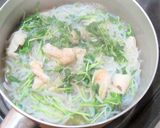 鳥皮と豆苗のコンソメ煮作り方3写真