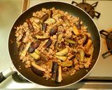 ピリ辛！旬のナスの甘辛炒め・ご飯がススム作り方2写真