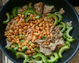 ゴーヤと豚肉と大豆の甘じょっぱい炒め作り方3写真