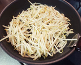 野菜高騰レシピ！もやしの焼きそば風作り方2写真