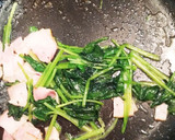 簡単☆ほうれん草とベーコンのバター炒め作り方1写真