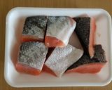 鮭とじゃがいものめんつゆバター照り焼き作り方1写真