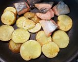 鮭とじゃがいものめんつゆバター照り焼き作り方3写真