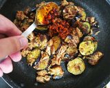 【減塩】味付け要らずピリ辛炒め【サバ缶】作り方5写真