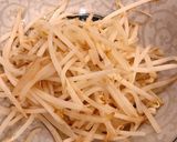 余った麻婆豆腐で、麻婆豆腐もやしラーメン作り方2写真