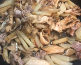 じゃがいもと舞茸の豚肉ダシダ炒め作り方4写真