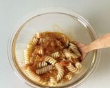 【ミニトマトソースの具沢山冷製パスタ】作り方4写真