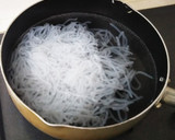 地味・美味・おつまみ♪鶏皮と白滝の炒り煮作り方3写真