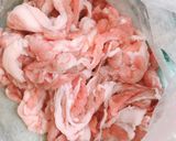 梅オクラのかけダレでつるんと水晶豚こま♡作り方1写真
