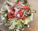白菜としめじとカニカマのごま和え作り方4写真