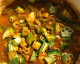 オクラとゴーヤのチキンスパイスカレー作り方3写真