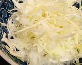 市販ミンチカツのソース&キャベツ丼作り方1写真