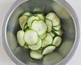 枝豆とズッキーニの塩麹スパイスオイル和え作り方5写真