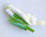 餃子の皮とわかめ・揚げ玉のスープ作り方1写真