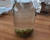 天然酵母パン　レーズン酵母作り方2写真