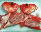 簡単☆金目鯛のアラ煮　甘辛作り方1写真