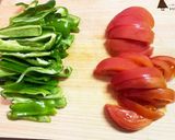 パリパリピーマン肉トマト和え作り方1写真