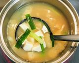 簡単ネギと油揚げと豆腐のお味噌汁作り方3写真