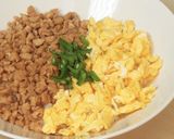 大豆ミート・卵・絹さやの三食丼作り方7写真