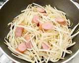 みりんで甘辛⭐️ニラもやし焼きそば作り方3写真