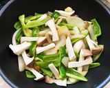 簡単ヘルシー☆夏野菜の牛すじ煮込み作り方7写真