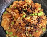 鶏肉と枝豆と油揚げの塩昆布チヂミ風作り方2写真