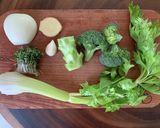 セロリとスプラウトのデトックススープ作り方1写真