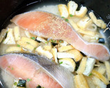 塩鮭と松茸のお吸い物で炊き込みご飯☆作り方3写真
