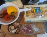 トマトパプリカ牛肉マッシュルームパスタ作り方1写真