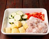 チキンと夏野菜のグリルサラダ作り方1写真