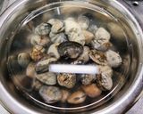 アサリと江戸菜のガーリック酒蒸し作り方1写真