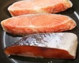 ふっくら♪鮭はフライパンで焼こう!作り方1写真