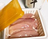 ササミとレッドオニオンのカイワレマヨサラ作り方1写真
