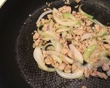 ナスと鶏ひき肉の甘味噌炒め作り方3写真