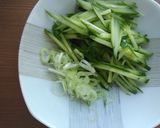 ジャージャー丼♪甜麺醤でさっと炒めて♪作り方1写真