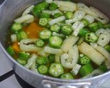 南瓜とオクラの味噌汁♪作り方3写真