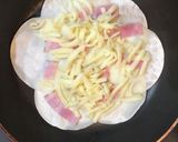 簡単!餃子の皮ピザ ベーコン&チーズ作り方3写真