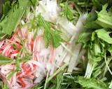 大根と水菜とカニカマのマヨポン酢和え作り方2写真