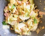 キャベツ、玉子、ハムのバター炒め作り方5写真