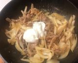 クミン香る豚肉と玉ねぎのヨーグルト炒め作り方3写真